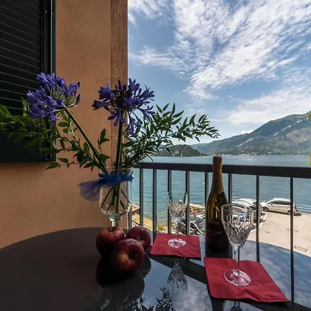 The House With Red Sunsets * Varenna