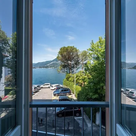 The House With Red Sunsets Apartament